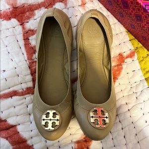 Tory Burch Claire Elastic Ballet Flats